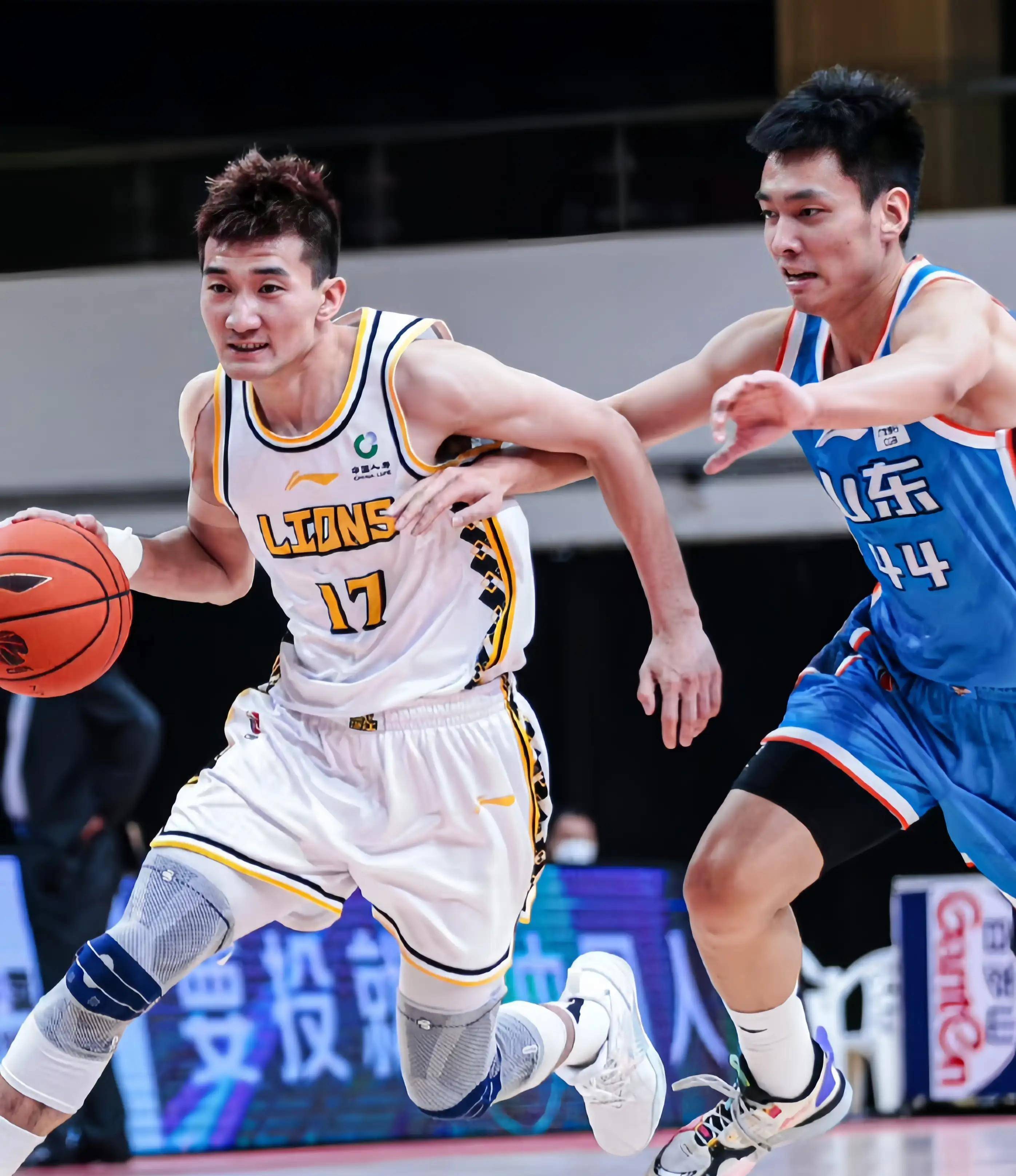 与她们关系 与她们关系